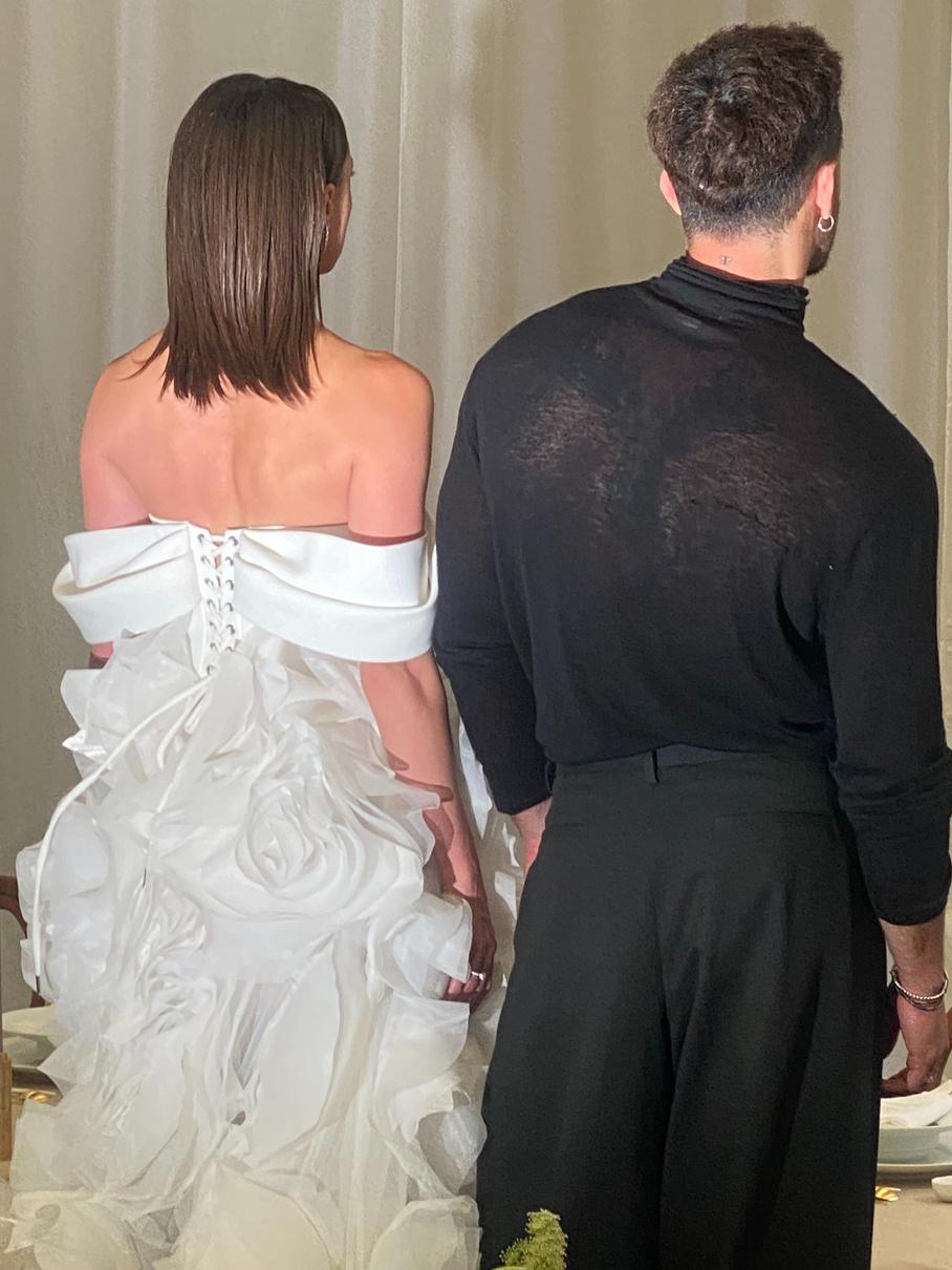 Couple élégant dans un cadre raffiné, exemple de mariage organisé par Christophe Wedding